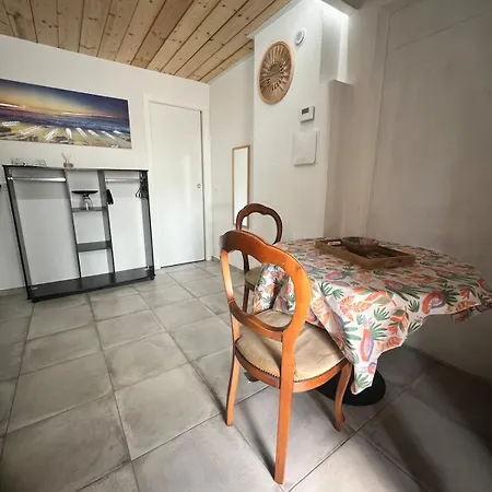 Giada Con Ingresso Indipendente E Parcheggio Privato